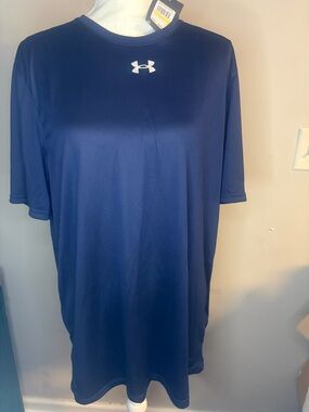 Under Armour HeatGear Tee M 💙 NWT Lightweight